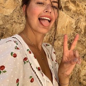 NWOT: Farm Rio Cherry Print Linen Crop Blouse